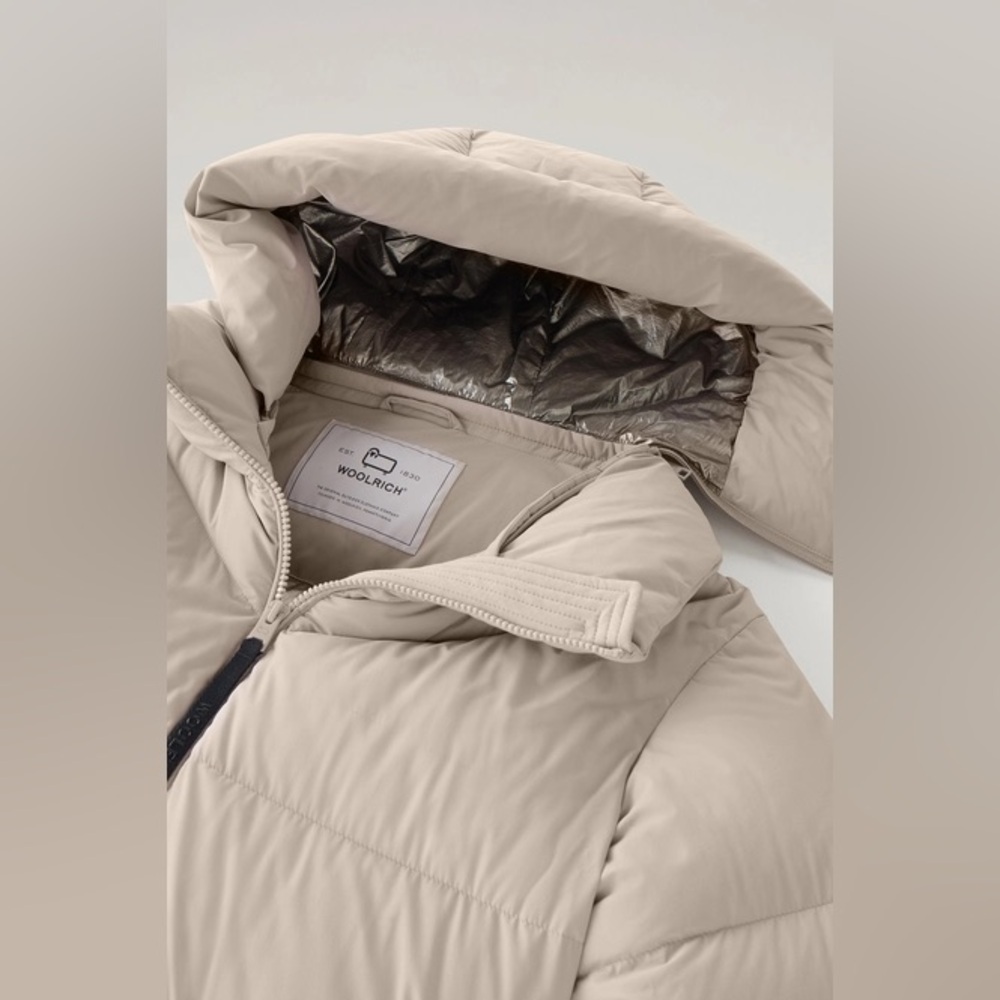 Woolrich Light Taupe Long Down Parka Stretch Nylon Hood - Picture 8 of 10